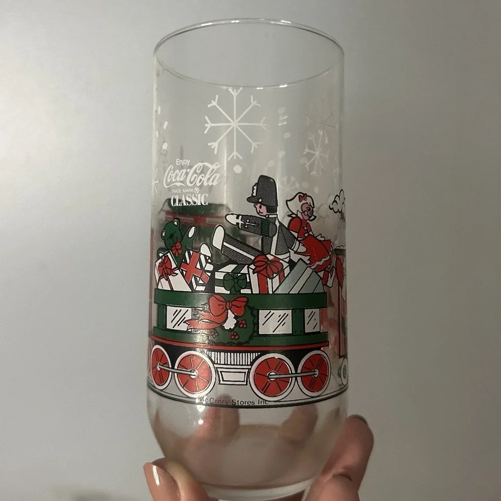 2 Vintage 1984 McCrory Stores Inc. Coca-Cola Santa Claus‎ Glasses Christmas Cups
